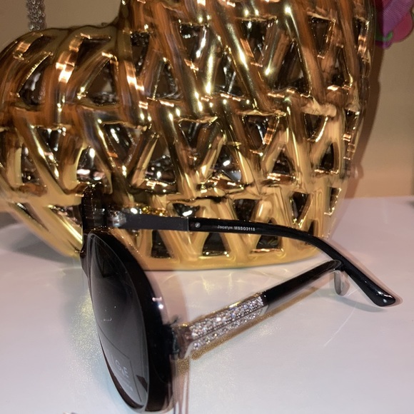 New!!!Mestige Sunglasses - Picture 2 of 4